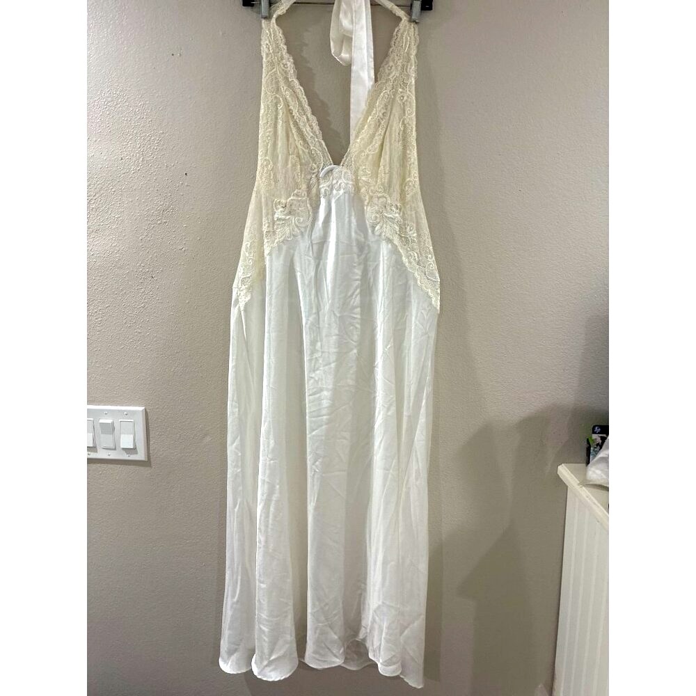Vintage Sexy White Nightgown Seductivewear by Cinema Etoile Halter Top Low V-Nec